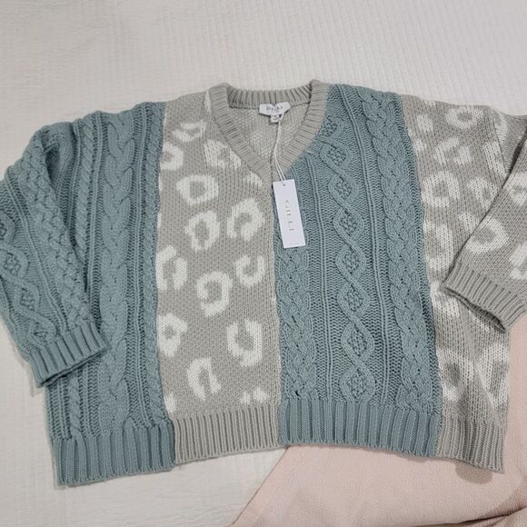 Gilli Cable Knit Blue Gray Color Block Animal Print Oversized Sweater Size Small - Picture 7 of 11